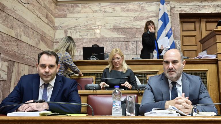 Απουσία servicers από τη Βουλή: Έντονη δυσαρέσκεια της κυβέρνησης – «Κανείς δεν είναι ανεξέλεγκτος»