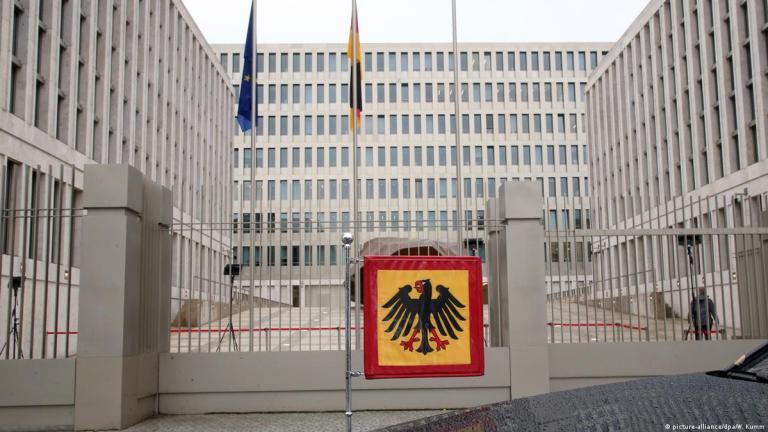 Κατασκοπεία στη Γερμανία: Φόβοι ότι στα 2.000 έγγραφα του πρώην αρχηγού της BND υπήρχαν μυστικά CIA και MI6