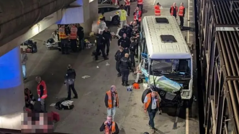 Γαλλία: Σύγκρουση λεωφορείου με τρένο στη σήραγγα της Μάγχης – 19 τραυματίες, πέντε σοβαρά