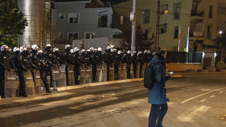 Σερβία: Πολιτική ένταση μετά τη νίκη της «Φοιτητικής Λίστας» – Εισβολή διαδηλωτών σε τηλεοπτικό κανάλι 