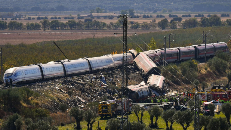 Τραγωδία στην Ισπανία: 68 οι νεκροί από τη σύγκρουση τρένων στο Τολέδο – Τα αίτια του δυστυχήματος εξετάζουν οι Αρχές