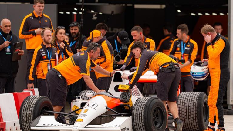 Πώς περιγράφεται το Allwyn | McLaren Racing LIVE IN ATHENS σε μόλις τρεις λέξεις;