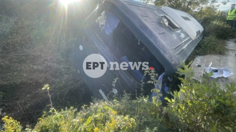 Άρτα: Τροχαίο με λεωφορείο του Πολεμικού Ναυτικού που μετέφερε 23 σπουδαστές – 13 τραυματίες