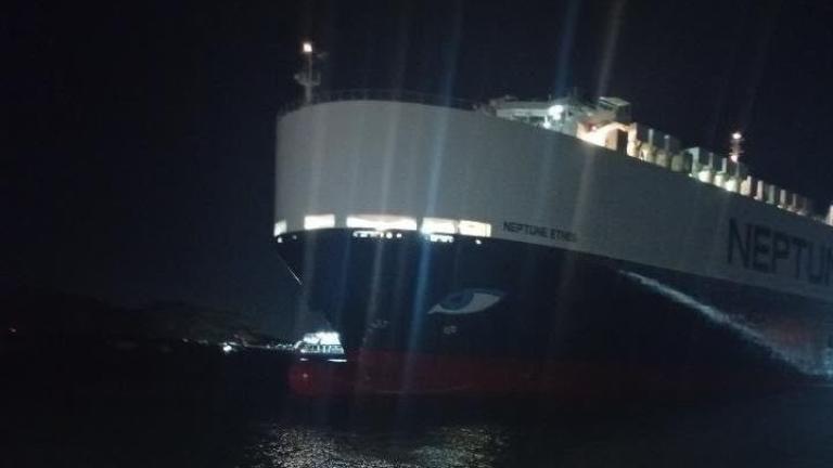Λιμενικό: Προσάραξε το car carrier «Neptune Ethos» στη Σαλαμίνα – Επιχείρηση των Αρχών στο Καματερό