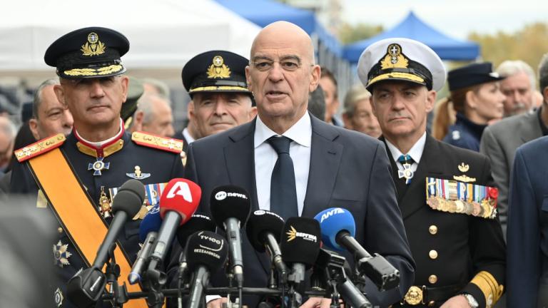 Δένδιας στην παρέλαση της Θεσσαλονίκης: «Η ταχύτατη εξέλιξη των ΕΔ στο πλαίσιο της «Ατζέντας 2030» είναι απαραίτητος όρος για την εθνική επιβίωση»