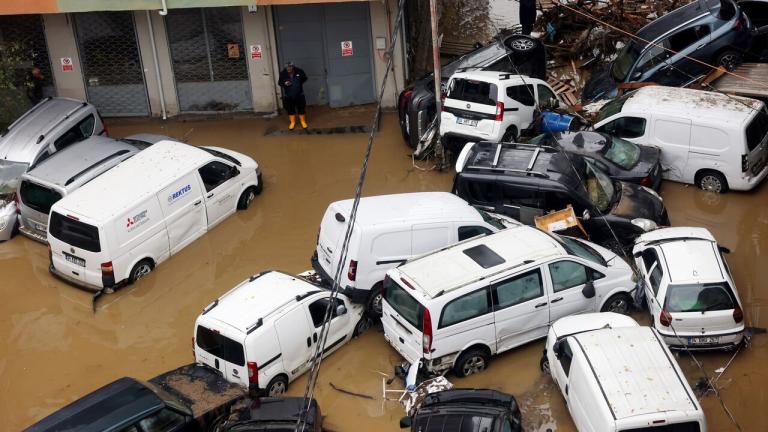 Τουρκία: Έξι νεκροί από τις πλημμύρες – Διασώθηκε βρέφος οκτώ μηνών στη Σακάρια
