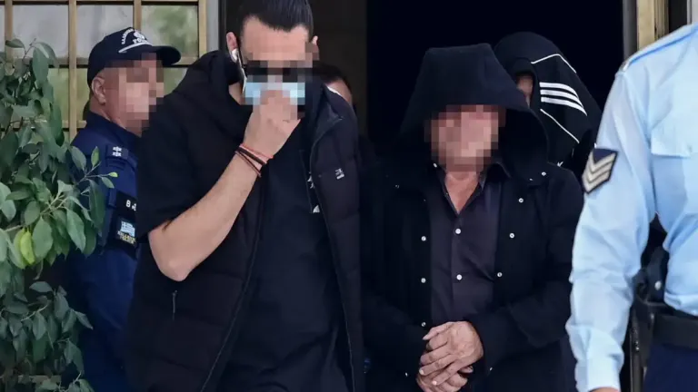 Pizza Fan: Στην Ευελπίδων οι 22 συλληφθέντες για φοροδιαφυγή 25 εκατ. ευρώ – Πάνω από 1 εκατ. ευρώ στο σπίτι του ιδρυτή