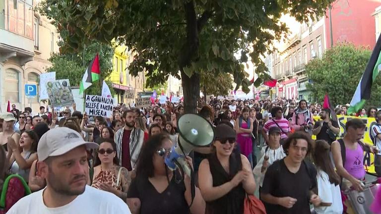 Πορτογαλία: Χιλιάδες στους δρόμους κατά της ακρίβειας και των υψηλών ενοικίων – «Δεν μπορούμε να ζούμε έτσι»