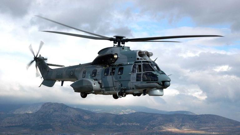 ΓΕΑ: Άλλες δύο αεριοδιακομιδές τραυματιών/ασθενών από ελικόπτερο Σούπερ Πούμα της Πολεμικής Αεροπορίας – Ο ένας μάλιστα ήταν 85χρονος (!) οδοιπόρος στο φαράγγι του Βίκου