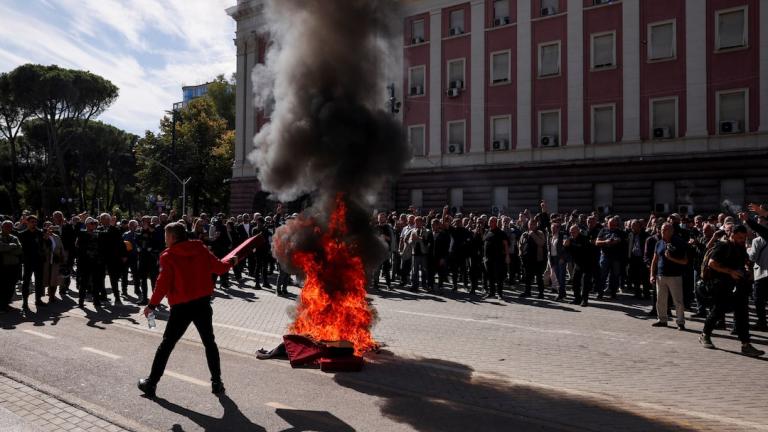 Αλβανία: Επεισόδια σε νέα φοιτητική διαδήλωση στα Τίρανα – Αντιδράσεις για τα νέα μέτρα Ράμα