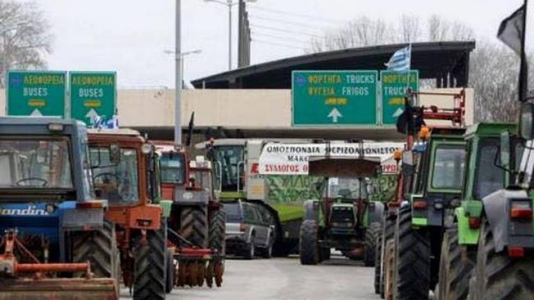 Με αντίποινα απειλούν οι Βούλγαροι μεταφορείς αν οι Ελληνες αγρότες κλείσουν μεθοριακές διαβάσεις
