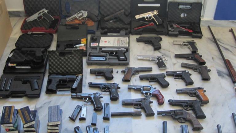 Τεράστιο κύκλωμα λαθρεμπορίου όπλων «τροφοδοτούσε» με όπλα το κοινό ποινικό έγκλημα