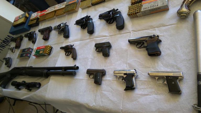 Ιδού οι «κουτσομούρες» και οι «σαρδέλες Καλλονής» που κατέληγαν στα χέρια μπράβων του Πειραιά