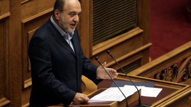 Αλεξιάδης: “Η κυβέρνηση δεν εξετάζει προς το παρόν την αύξηση του ορίου ένταξης στο ΦΠΑ” 