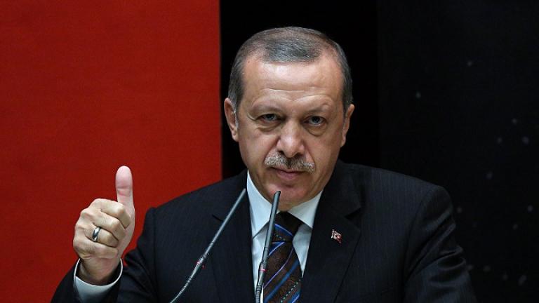 Ο Ερντογάν απολύει 2.000 αστυνομικούς και στρατιωτικούς 