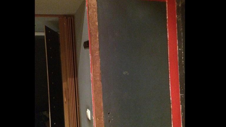 Κρυφός οίκος ανοχής σε νυχτερινό κέντρο στο Φαληράκι-Εξανάγκαζαν με τη βία τις σερβιτόρες να εκδίδονται