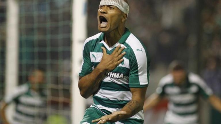 Θέλει αύξηση για να ανανεώσει ο Μολέντο