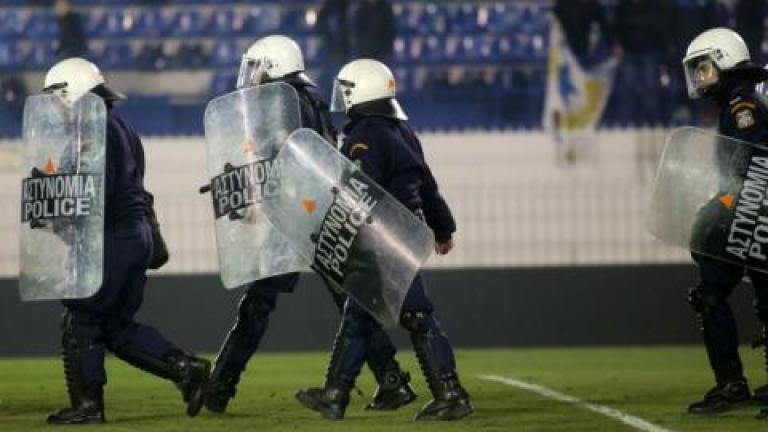 Ένταση και προσαγωγές στον φιλικό αγώνα Ατρόμητου-Ολυμπιακού