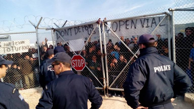 Απέρριψε η Χίος τις προτάσεις της Κυβέρνησης για το προσφυγικό