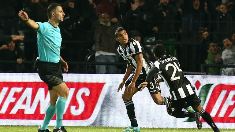 Buzzer beater για ΠΑΟΚ και 1-0 την ΑΕΚ!