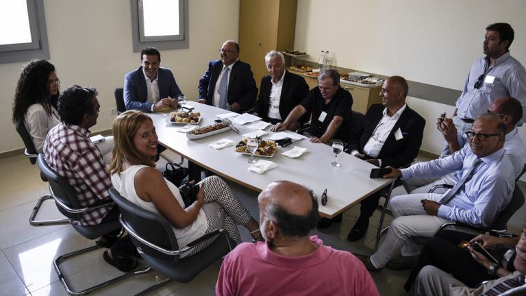 Όλα τα βασικά ζητήματα της Σαντορίνης τέθηκαν στις συναντήσεις Τσίπρα με τον δήμαρχο και τοπικούς φορείς