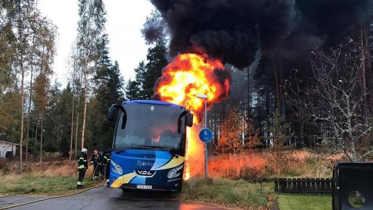 ΑΠΙΣΤΕΥΤΟ: Φωτιά στο πούλμαν της Εθνικής Σουηδίας! (ΦΩΤΟ)