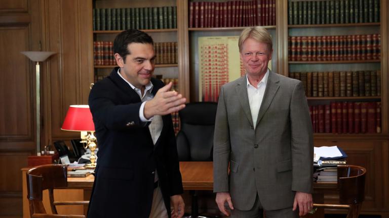 Τα εργασιακά δικαιώματα στο επίκεντρο της συνάντησης Τσίπρα-Χόφμαν 