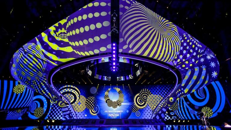 Eurovision 2017: Έγκυος στην σκηνή του Β' ημιτελικού! - Παρακολουθήστε live