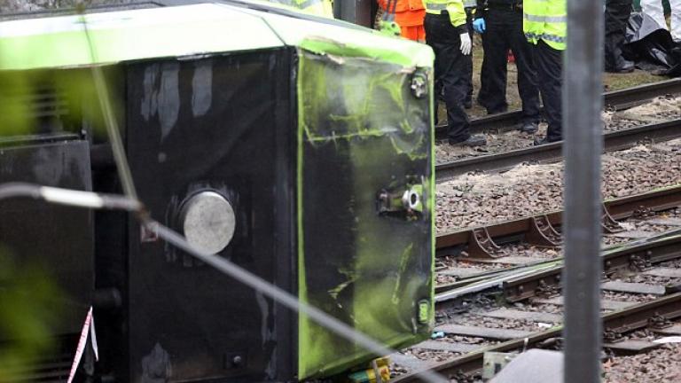 Εκτροχιασμός τραμ στο Λονδίνο-Ένας νεκρός, 50 τραυματίες
