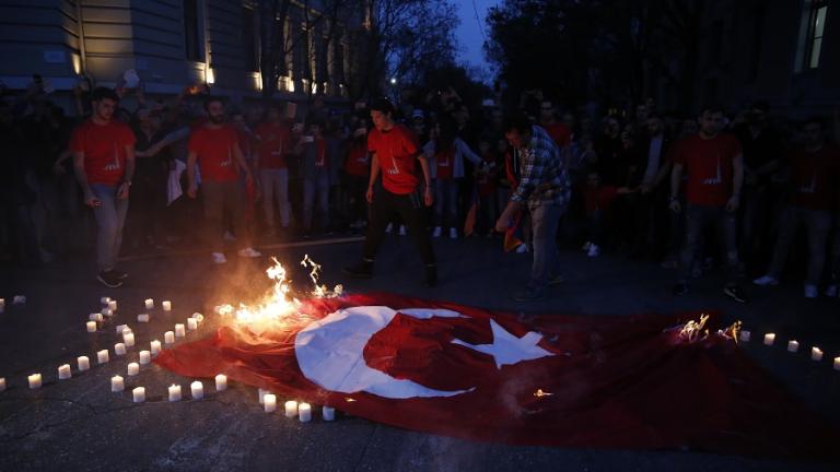 Ούτε στην Αθήνα επετράπη η θυροκόλληση του υπομνήματος των Αρμενίων στην Τουρκική Πρεσβεία