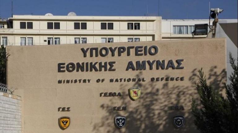 Αδωνις: Το ΥΠΕΘΑ διαψεύδει τον Καμμένο - Εκατομμύρια εκτός στόχου!