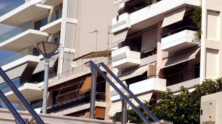 Ελλάδα 2016: Οι πολίτες ψάχνουν εισόδημα και νοικιάζουν τα σπίτια τους σε τουρίστες