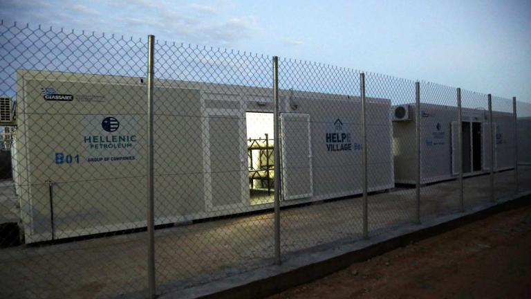 "Απόδραση" προσφύγων από τα hotspot στη Χίο  