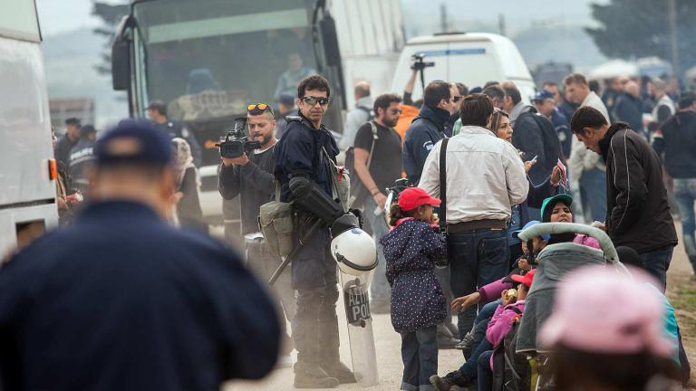 Χωρίς προβλήματα συνεχίζεται η μεταφορά των προσφύγων από την Ειδομένη σε 7 οργανωμένες δομές της Β. Ελλάδος