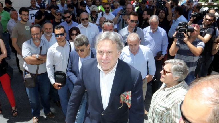 Η ανάρτηση Κατρούγκαλου στο Twitter για τους "Παραιτηθείτε" 