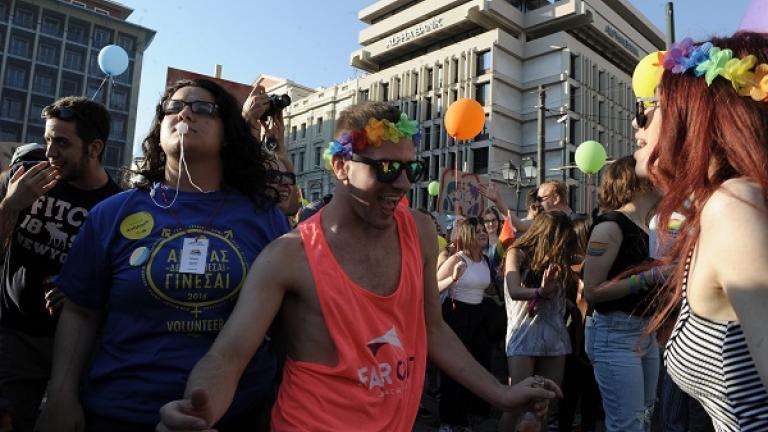 Χιλιάδες άτομα στην παρέλαση του 12ου Athens Pride 