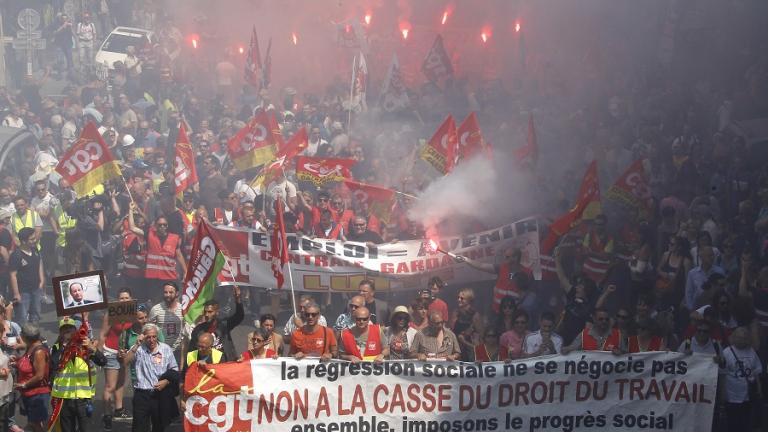 Γαλλία: Επίδειξη δύναμης από τα συνδικάτα 
