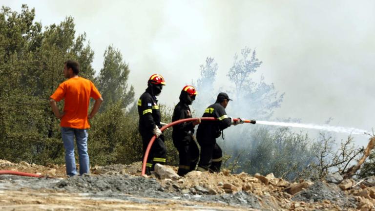 Διασπάρτες εστίες στα Δερβενοχώρια-Πτώση ανέμων και συγκρατημένη αισιοδοξία