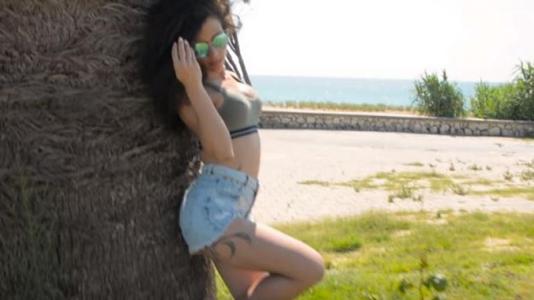 Ροζ Φλαμίνγκο και Ντεσπασίτο μαζί! Το ελληνικό βίντεο που θα... ρίξει το Youtube (BINTEO)