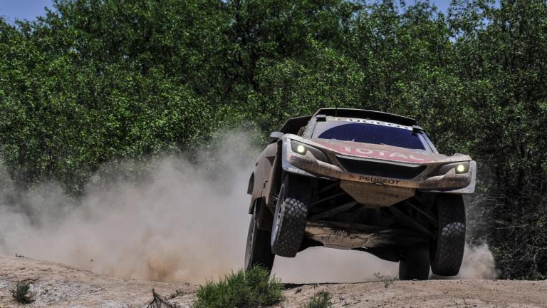 Με το καλημέρα τα  PEUGEOT 3008DKR τέθηκαν επικεφαλής στο Ράλι Ντακάρ