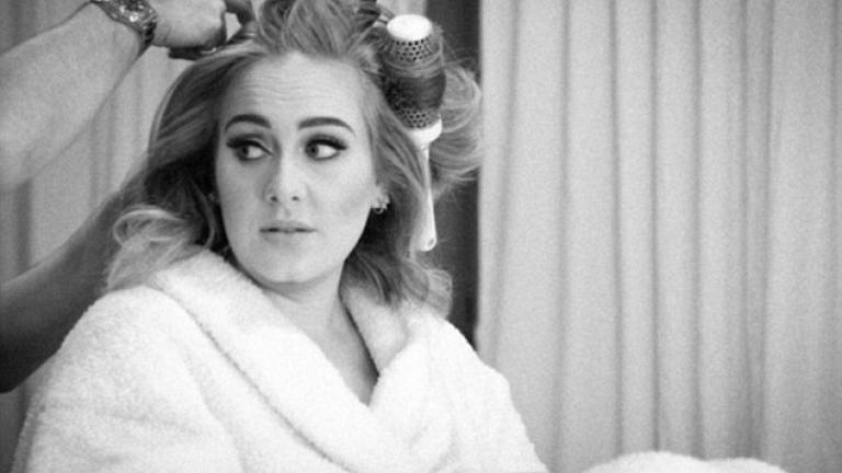 Η Αντέλ στα παρασκήνια και τα απρόοπτα μιας συναυλίας