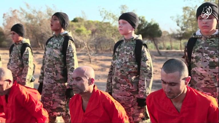 Σοκ! Παιδιά μέλη του ISIS, ανάμεσά τους και ένα από την Βρετανία εκτελούν αιχμαλώτους