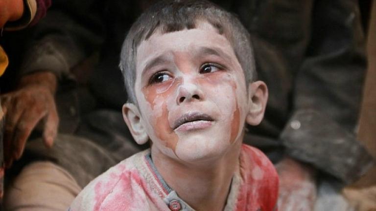 Δεκάδες αθώα παιδιά παλεύουν για τη ζωή τους στο Χαλέπι