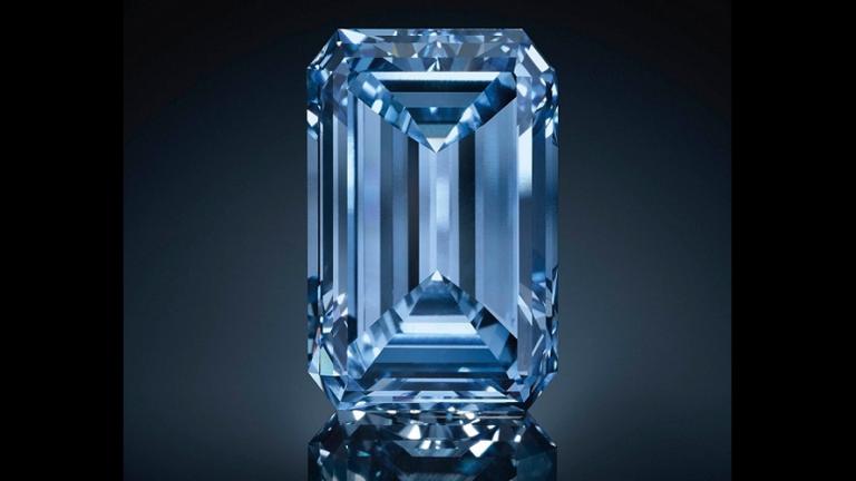 Πουλήθηκε το μπλε διαμάντι Oppenheimer στην τιμή ρεκόρ των 57,54 εκατ. δολαρίων 