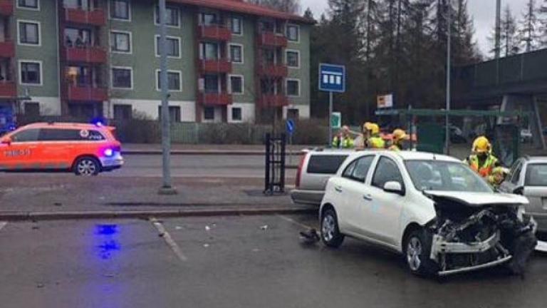 Ξεκάθαρα ατύχημα το περιστατικό με το αυτοκίνητο που έπεσε πάνω σε πεζούς στο Ελσίνκι