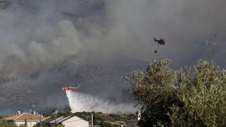 Σε εξέλιξη νέα πυρκαγιά ανάμεσα στα σπίτια στο Λαγονήσι