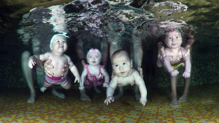 Ολα τα μωρά στο νερό!