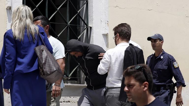Ελεύθερος αφέθηκε ο 23χρονος Ρομά που καταδικάστηκε για άσκοπους πυροβολισμούς στο Μενίδι