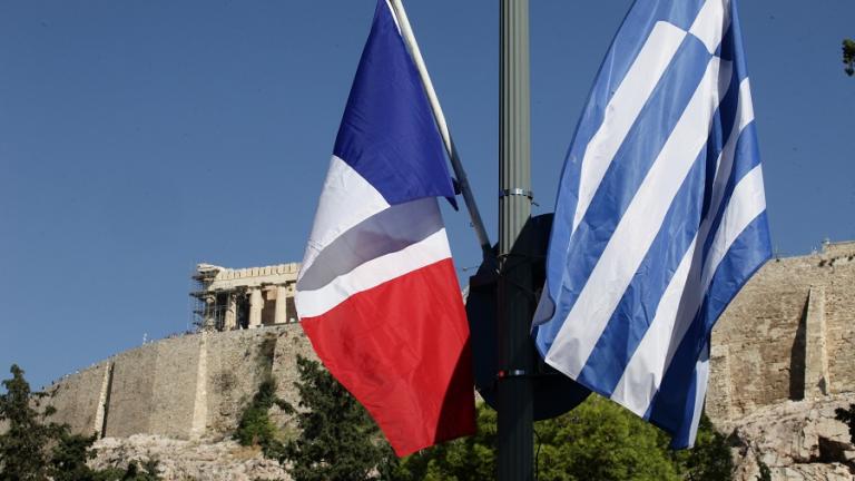 «Αποστειρώνεται» η Αθήνα λίγο πριν την προσγείωση του ζεύγους Μακρόν στην Αθήνα