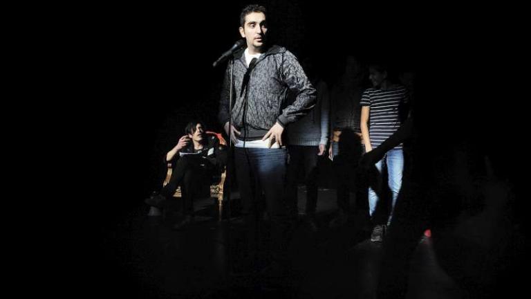 Το άρωμα της ελευθερίας - Η παράσταση που εισέβαλλαν ακροδέξιοι 